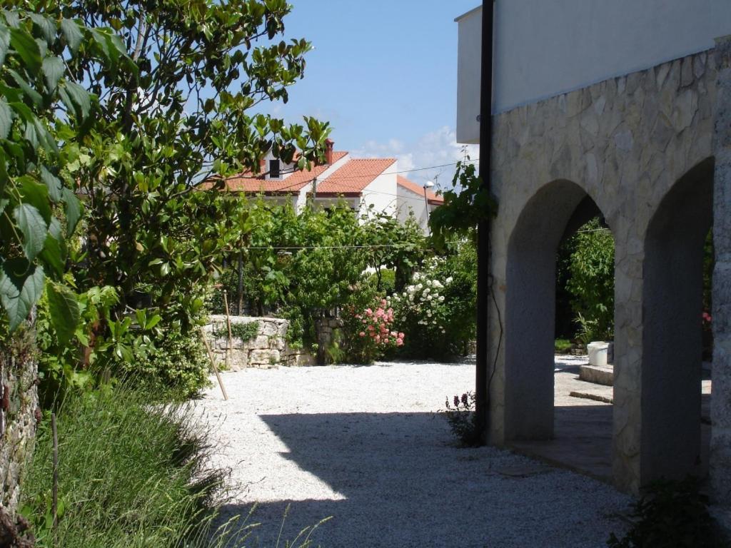 Holiday Apartment In Funtana With Balcony, Air Conditioning, Wifi, Washing Machine 4982-1 Buitenkant foto